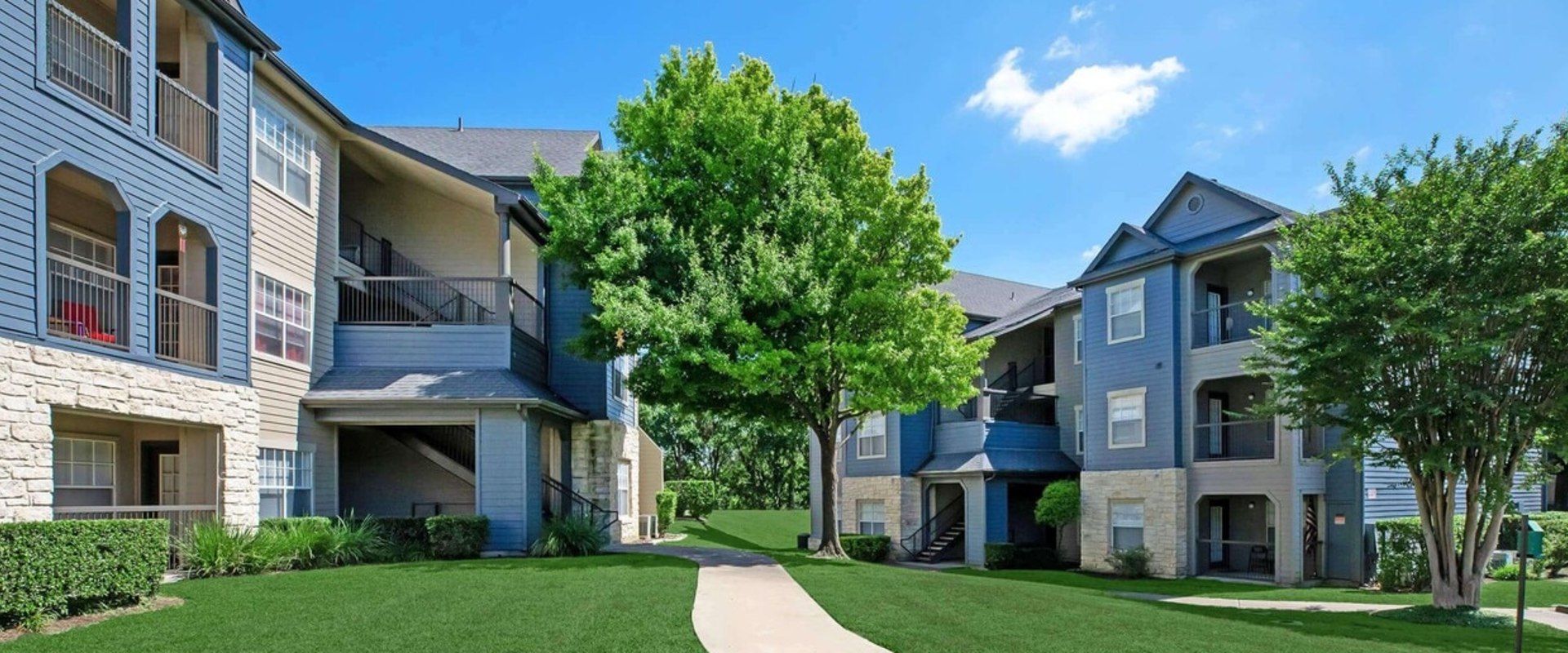 What are the Closest Airports to Round Rock, Texas Neighborhoods?